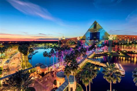 Top Reasons Youll Love Your Stay At The Walt Disney World Swan