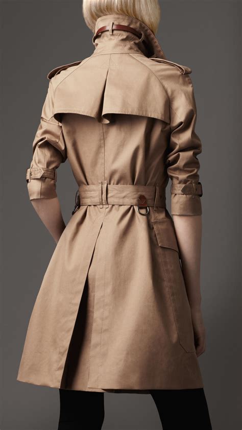 Burberry Long Oversize Resinated Cotton Trench Coat in Natural - Lyst