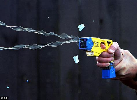 Police To Get More Powerful Taser Stun Guns Daily Mail Online
