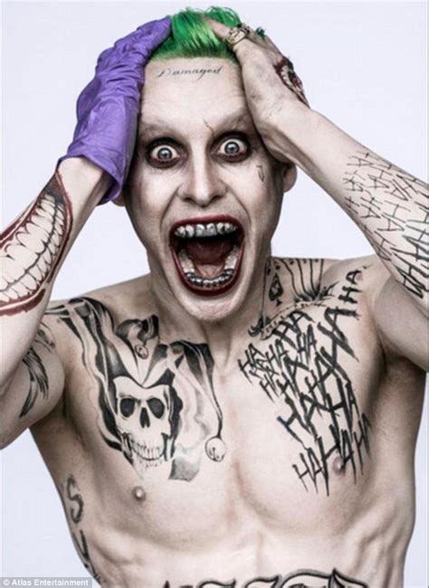 Jared Leto Shows Off Muscles As He Bulks Up For Joker Role In Suicide Squad Daily Mail Online