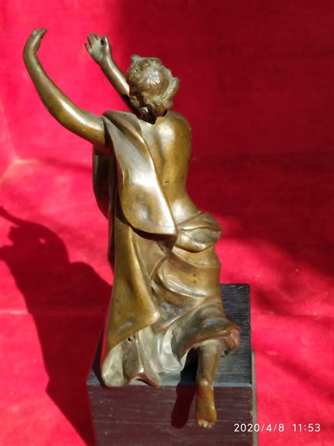 Statue dune femme en bronze suppliant Fanelli curiosités objets d art haute époque