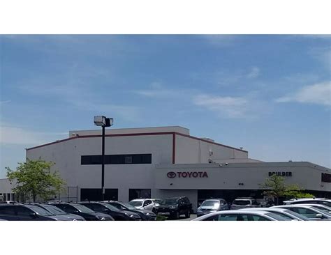 Corwin Toyota Boulder at 2 minutes drive to the south of Boulder Smile