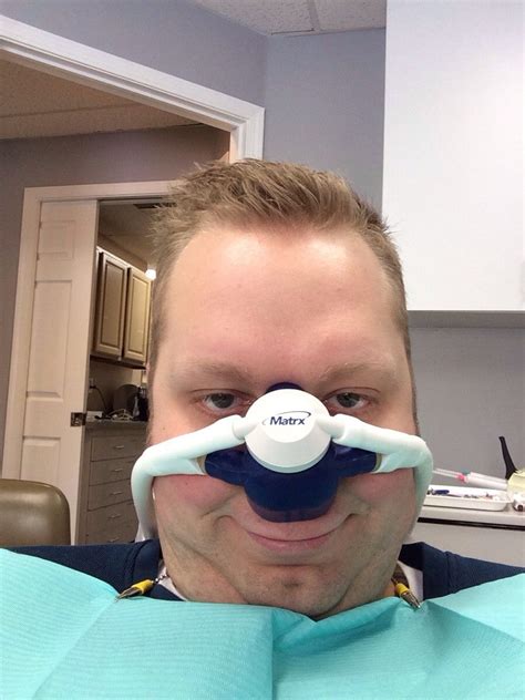 Hi Im On Laughing Gas Dentist Humor Smiles And Laughs Dental Humor