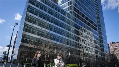 Goldman Sachs Slashes Ceo David Solomons Pay By 10 Million Over 1mdb Scandal Cnn