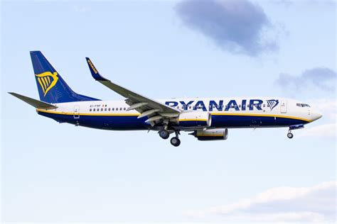Ryanair ไรอันแอร์ สายการบินโลว์คอสต์สัญชาติไอร์แลนด์เตรียมปลดพนักงาน 3000 ตำแหน่ง Techfeedthai