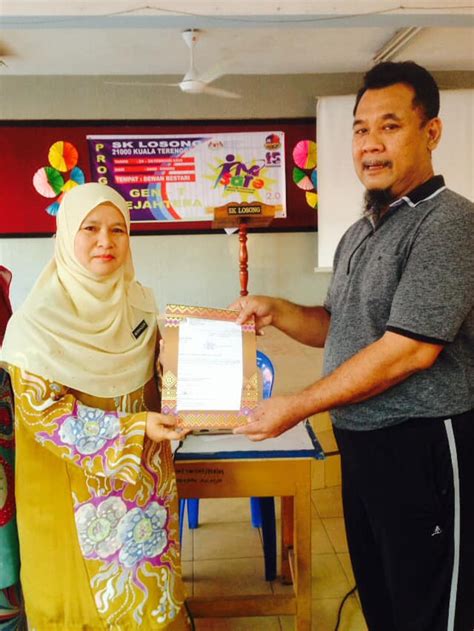 Majlis diserikan dengan perasmian oleh ybhg. SEKOLAH KEBANGSAAN LOSONG: TAHNIAH! PENERIMA ANUGERAH ...