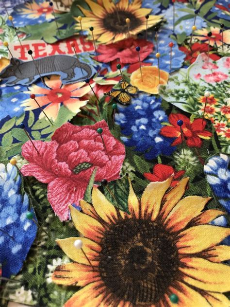 Close Up Of Collage Quilt Art Quilts Flower Quilts Kaffe Fassett Fabric