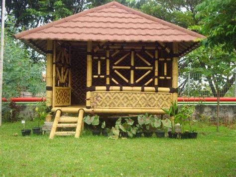Rumah bambu khas filipina ini memiliki atap, lantai, dan sebagian dinding yang terbuat dari potongan bambu yang disusun secara rapi tanpa jarak. Jual saung bambu | jasa perakit rumah bambu | saung kayu ...