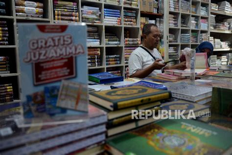 Penjualan Buku Islami Dan Alquran Meningkat Saat Ramadhan Republika