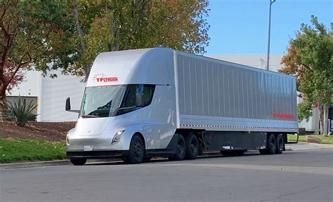 Tesla Semi Truck Towing Capacity It Feels Right Bloggers Stills Gallery