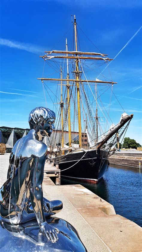 Travel Dudes The Han Sculpture In Helsingør Denmark