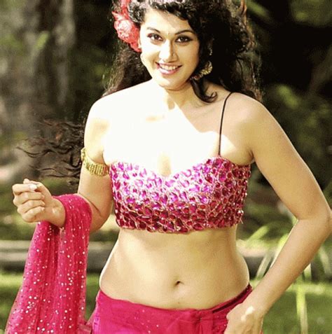 Hot Telugu Actress Tapsee Pannu Hot Saree Navel Show Sexy Actress Navel
