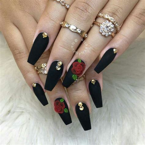 Uñas largas elegantes uñas de gel elegantes uñas color vino uñas finas uñas negras decoradas uñas acrilicas en 3d uñas de diamante uñas acrílicas brillantes uñas de gel blancas. Uñas postizas negras | Uñas Acrilicas