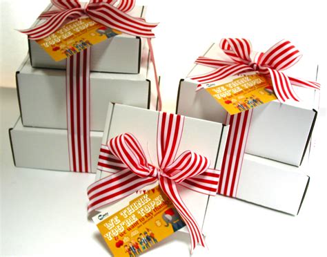 Personalized gifts for assistants day. Custom Corporate Gifts for Administrative Professionals ...
