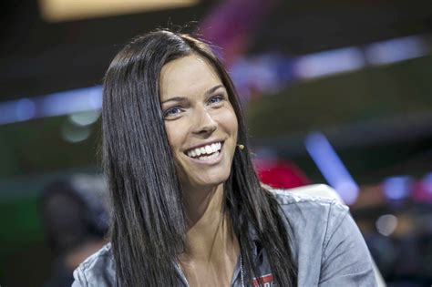 Anna veith is a very successful austrian racing skier who is participating in all disciplines. Anna Veith aplaza su retorno a las pistas - NieveAventura.com