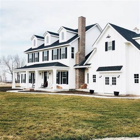 35 Elegant White Farmhouse Design Ideas To Give Beautiful Look Modern