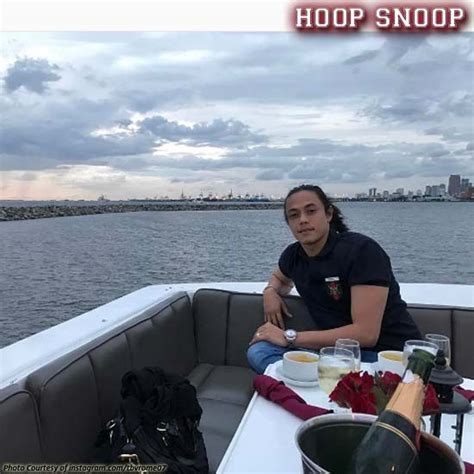 Terrence romeo may sinugod sa crowd at niyakap, sino ito | terrence romeo with smb fans. Terrence Romeo gets the 'most romantic surprise' from ...