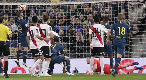 River plate fans clashed with police before the original game on saturday, when the boca juniors bus was attacked. River vs. Boca: la final de la Copa Libertadores desde ...