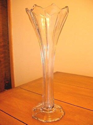 VINTAGE CLEAR GLASS FLUTED VASE W PETAL TOP EDGE 15 TALL EBay