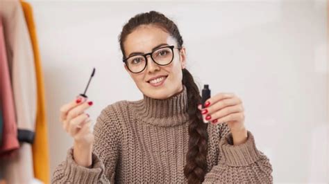 Kako Se Našminkati Ako Nosite Naočare Za Vid Avanglion