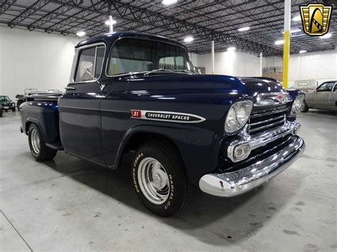 Gateway Classic Cars brings another showroom to Texas