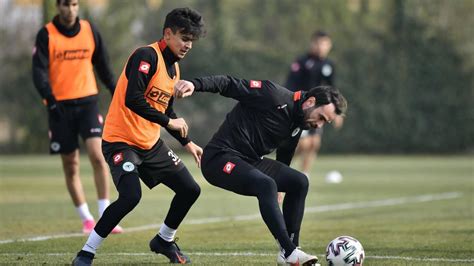 Atiker konyaspor, ilk yarısı geride kalan süper lig'de kasasına yayın geliri ve performans primleri baz alındığında toplamda 65 milyon 100. Konyaspor'da eksikler can sıkıyor