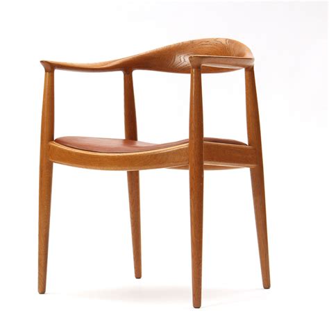 It was produced for the first time in 1950 and has been produced. Round en Y chair Hans J. Wegner - Designstoelen.org
