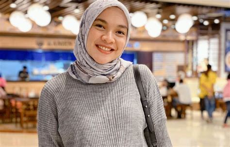 Toko grosir baju murah terlengkap bmgshop indonesia. Ala Selebgram Hijab Ootd Cardigan Rajut - Voal Motif