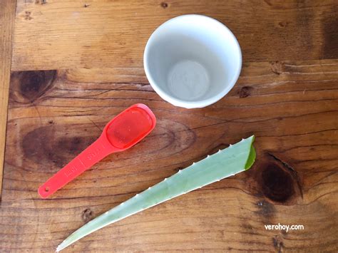 Beneficios de aloe vera o sabila para la cara y cómo preparar las mascarillas. Mascarilla de Sábila y Miel para los Granitos de la Cara ...