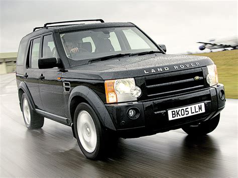 land rover discovery    review auto express