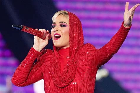Katy Perry Says She Would Rewrite ‘i Kissed A Girl Today Rolling Stone