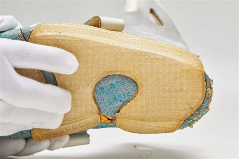 When the nike mag back to the future shoes debuted in 2011, only 1500 units were made. This 1989 OG Nike MAG Sold for over $90,000 | Sneakers ...