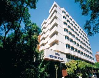 Un hotel con encanto en sevilla no se puede permitir dejar pasar el duende e influjo de la ciudad en cada una de sus habitaciones. Hotel Hesperia Sevilla de Sevilla Ciudad. Las Mejores ...