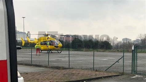 La vettura stava percorrendole strade della frazione di canneto di sopra quando, come riporta il piacenza, è stata. Incidente sull'A21 a Piacenza, grave una giovane donna di ...