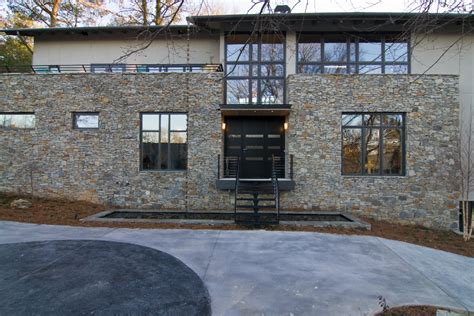 Die gründer moses lam und troy paquette verkauften zuvor als scherz zwei mit luft gefüllte plastiksäcke auf ebay. Arnold Residence × CCR Architecture & Interiors