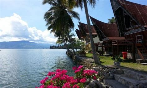 Selain hotel, pilihan tempat penginapan semasa anda sedang bercuti di kundasang sabah adalah menginap di homestay. 10 Penginapan di Danau Toba Rp.100.000 Yang Murah Losmen ...