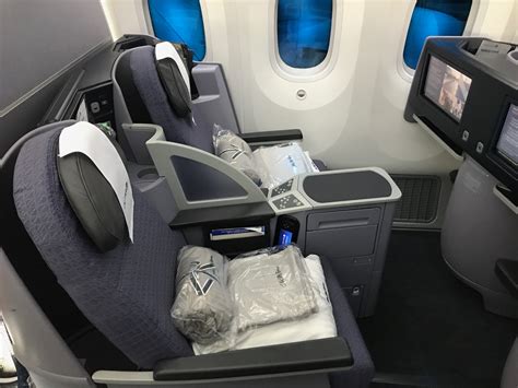 Airline Review United Airlines Boeing 787 9 Dreamliner Polaris Hot