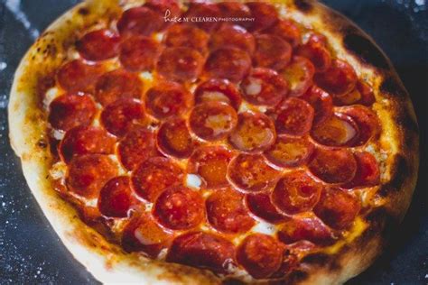 The perfect new york crust has very airy pockets and folds in half without cracking. New York Style Pizza Crust-You'll slap yourself by how ...