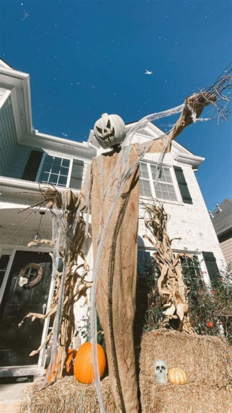 30 Scary Halloween Outdoor Decorations You should Try in 2021