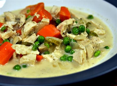 Creamy slow cooker chicken with vegetables