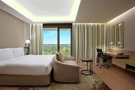 Doubletree Suites By Hilton Hotel Bangalore Bengaluru Hotel Reviews Photos Rate Comparison