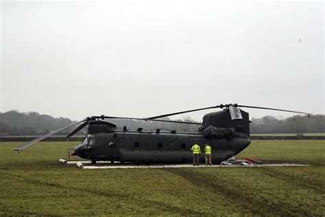 What to do if your car is stuck in mud? Chinook stuck in muddy field after precautionary landing