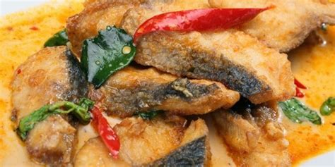 Membuat Lele Goreng Bumbu Kuning Pedas | Aneka Resep dan Cara Masak