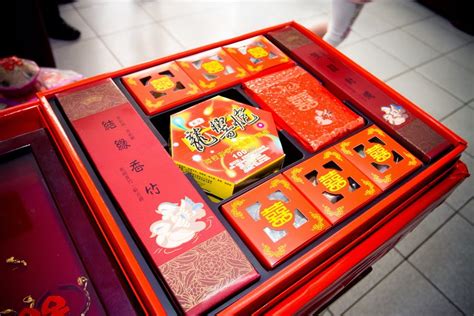 本貨幣轉換器使用 二月 4, 2021 最新匯率率 。 金額： 訂婚 / 男方應備的聘禮 (六禮或十二禮) 與聘金 - 唯愛婚禮紀錄