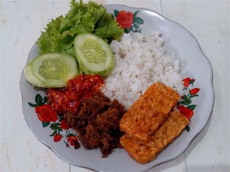 Potong sayap ayam menjadi 2 bagian. Resep Empal Gepuk Suwir Daging Sapi Khas Sunda oleh Diyah ...