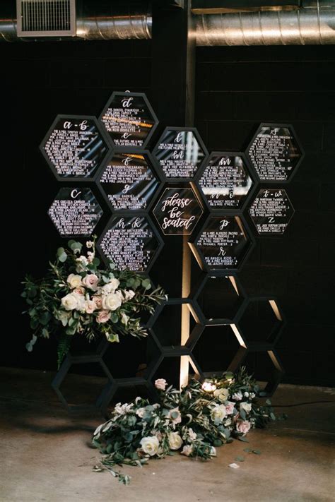 30 Creative Lucite Acrylic Wedding Signs For 2021 Trends