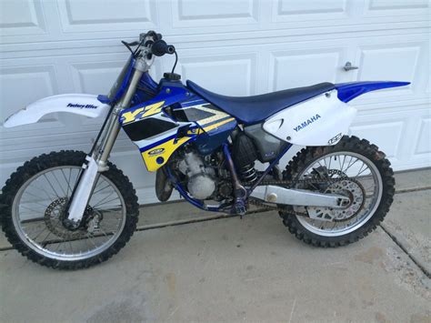 The yamaha yz 125 is a two stroke motorcycle designed for motocross riding and produced. 1999 Yamaha YZ125 YZ 125