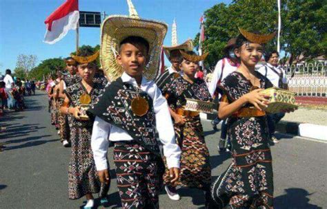 Pengenalan budaya indonesia melalui aplikasi ini dapat membantu proses belajar tentang ragam budaya indonesia. Ragam Pakaian Adat Indonesia Lengkap 34 Provinsi