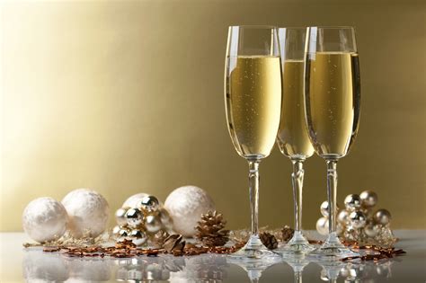 34 best champagne cocktails easy sparkling wine drink recipes. Drink smart over the festive period | Psychologies