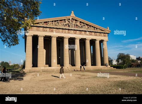 Replica Of The Parthenon In Nashvilles Centennial Park Stock Photo Alamy